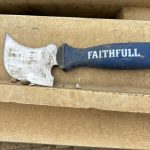 Dogs sniffinh out knife:blade